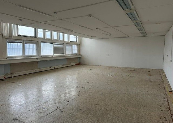 Vykurovaný skladový priestor na prenájom - 550 m2, Púchovská ul.