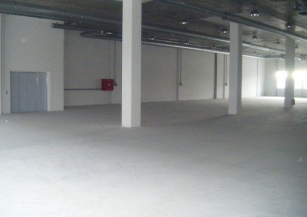 Vykurované skladové priestory na prenájom - od 405 m2, ul. Stará Vajnorská