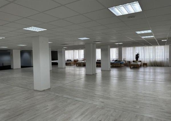 Na prenájom obchodné priestory v rôznych výmerách v Rači.