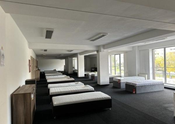 Na prenájom obchodné priestory v rôznych výmerách v Rači.