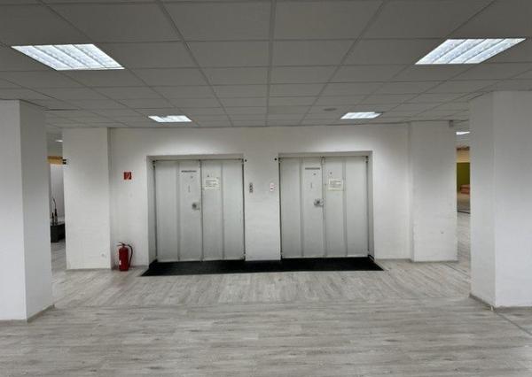 Na prenájom obchodné priestory v rôznych výmerách v Rači.