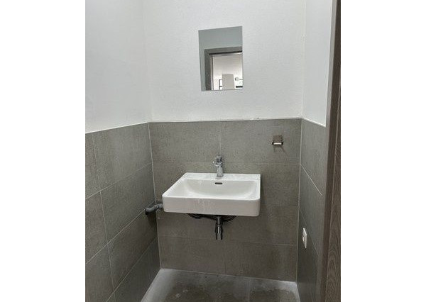 Obchodný priestor v novostavbe bytového domu na prenájom - 109 m2, ul. Závodu Matador.