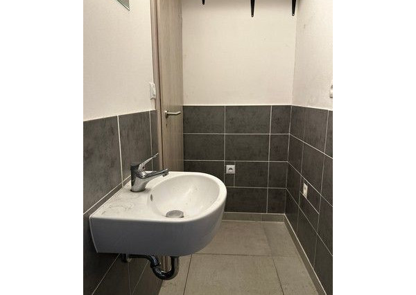 Obchodný priestor v novostavbe bytového domu na prenájom - 119 m2, ul. Závodu Matador.