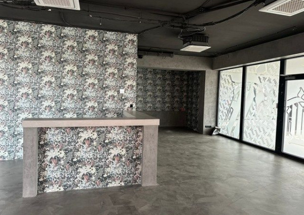 Na prenájom obchodný priestor v polyfunkčnom dome Mendelsohn – 181,70 m²