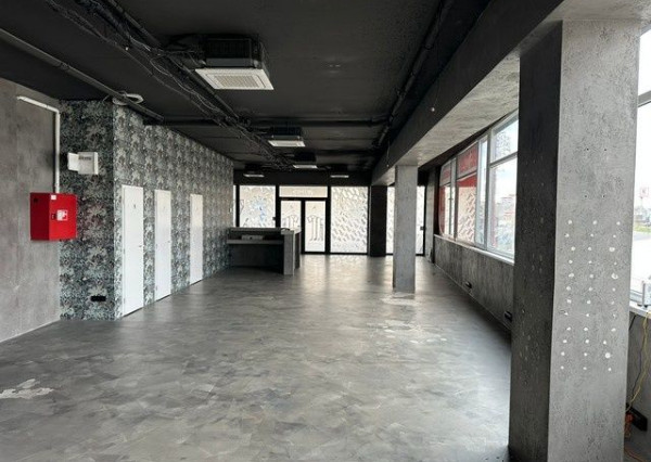 Na prenájom obchodný priestor v polyfunkčnom dome Mendelsohn – 181,70 m²