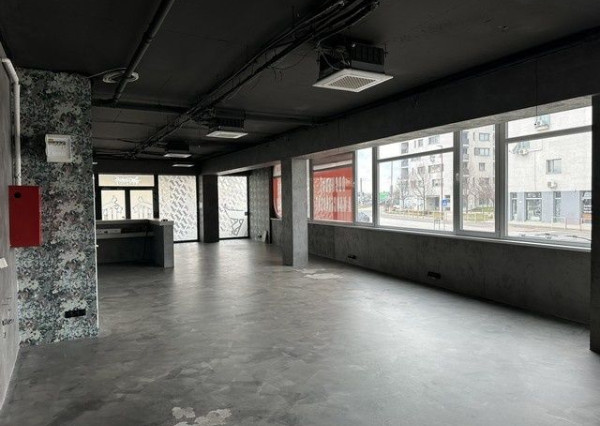 Na prenájom obchodný priestor v polyfunkčnom dome Mendelsohn – 181,70 m²