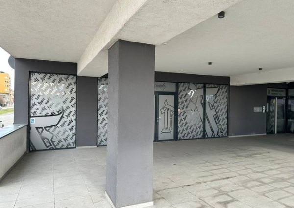 Na prenájom obchodný priestor v polyfunkčnom dome Mendelsohn – 181,70 m²