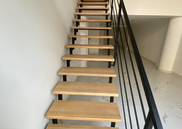 Pekný obchodný priestor /120 m2/ na Štúrovej ul. v budove LUXOR