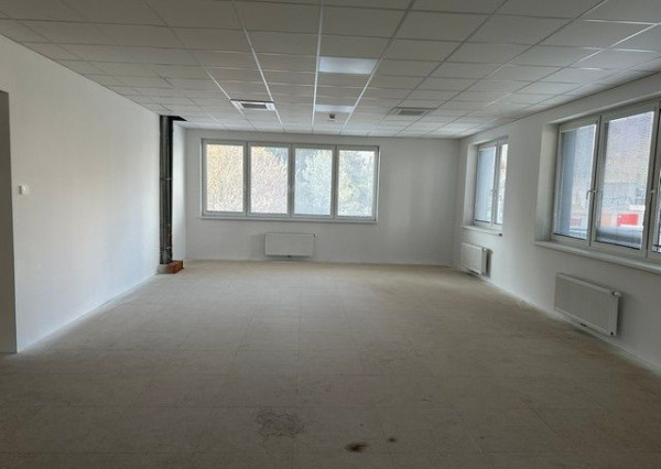 Na prenájom nebytový priestor v projekte Rínok Rača – 72 m²