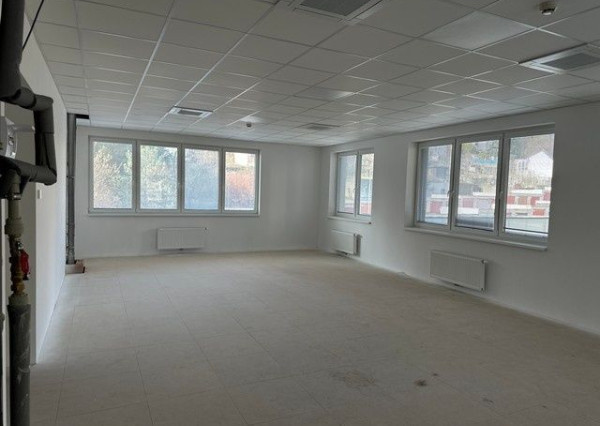 Na prenájom nebytový priestor v projekte Rínok Rača – 72 m²