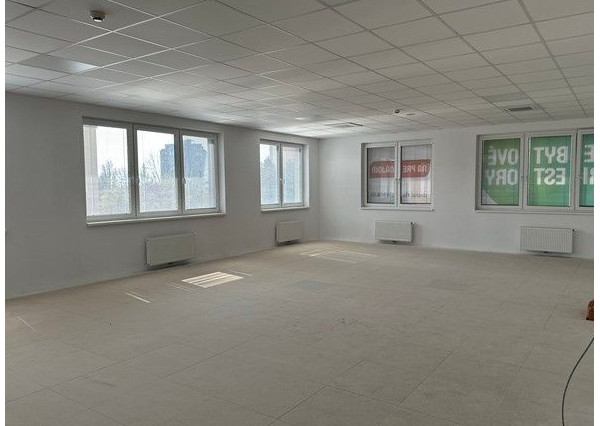 Na prenájom nebytový priestor v projekte Rínok Rača – 148 m²