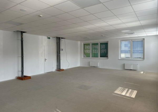 Na prenájom nebytový priestor v projekte Rínok Rača – 148 m²