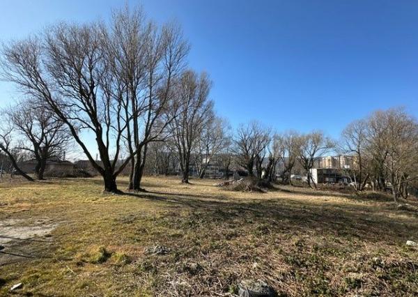 Na predaj stavebný pozemok na výstavbu rodinných domov v Lamači.