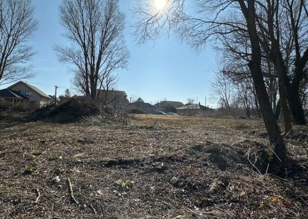 Na predaj stavebný pozemok na výstavbu rodinných domov v Lamači.