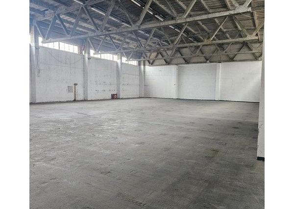 Na prenájom skladový priestor o výmere 560 m2.