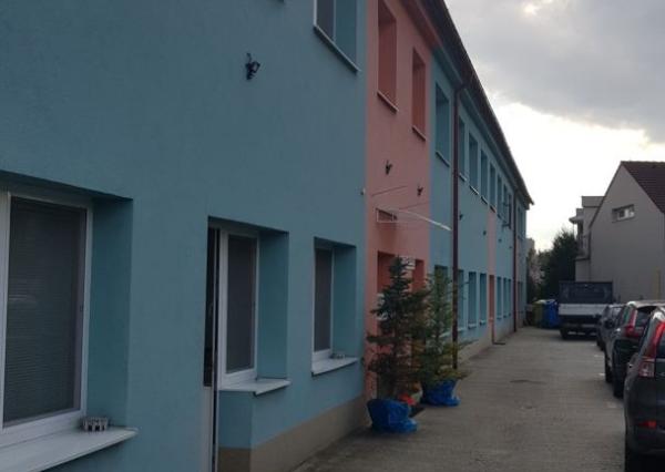 Prenajmem komerčné priestory v Nitre 240m2.