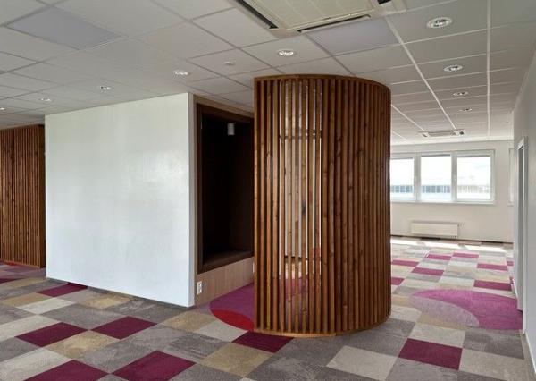 Uzavreté kancelárske celky od 100 m2 v Rači. Možnosť prenájmu skladových priestorov.