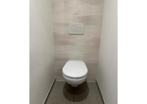 Uzavreté kancelárske celky od 100 m2 v Rači. Možnosť prenájmu skladových priestorov.