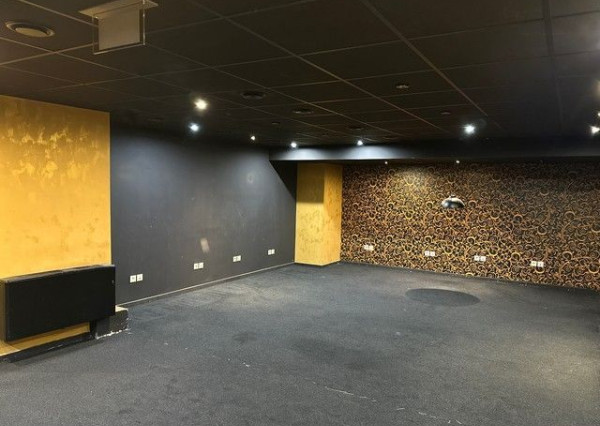 Dvojpodlažný obchodný priestor s vlastným parkovaním na prenájom - 181 m2, Údernícka ul.