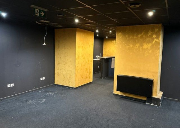 Dvojpodlažný obchodný priestor s vlastným parkovaním na prenájom - 181 m2, Údernícka ul.