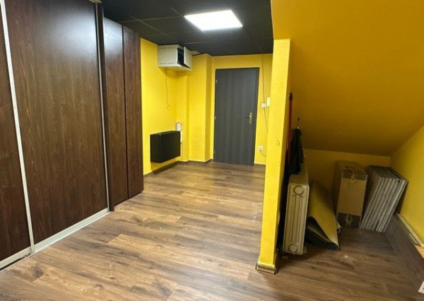 Dvojpodlažný obchodný priestor s vlastným parkovaním na prenájom - 181 m2, Údernícka ul.