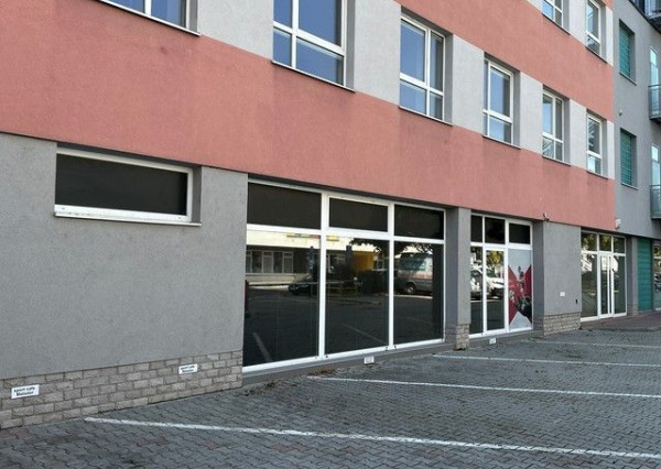 Dvojpodlažný obchodný priestor s vlastným parkovaním na prenájom - 181 m2, Údernícka ul.
