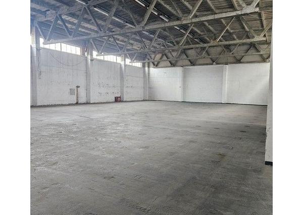 Na prenájom skladový priestor o výmere 280 m2.