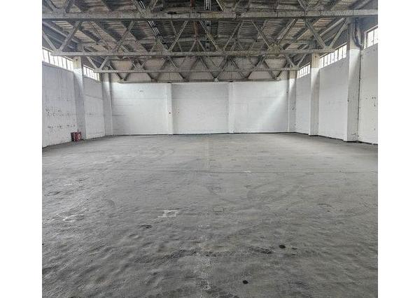 Na prenájom skladový priestor o výmere 280 m2.