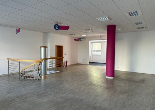 Reprezentatívny obchodno-administratívny priestor na prenájom – 137 m², Košická ulica.