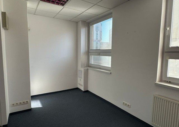 Reprezentatívny obchodno-administratívny priestor na prenájom – 137 m², Košická ulica.