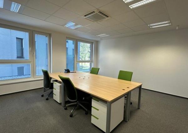 Reprezentatívne administratívne priestory na prenájom - od 18 m2, Košická ul.