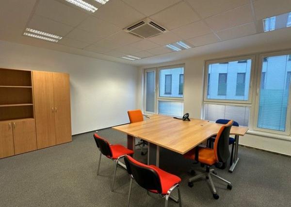 Reprezentatívne administratívne priestory na prenájom - od 18 m2, Košická ul.