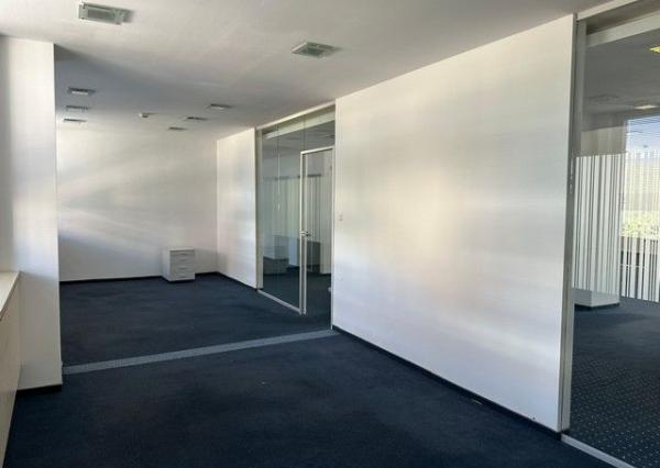 Uzavretý administratívny priestor na prenájom - 297 m2, Košická ul.