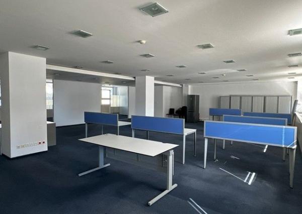 Uzavretý administratívny priestor na prenájom - 297 m2, Košická ul.
