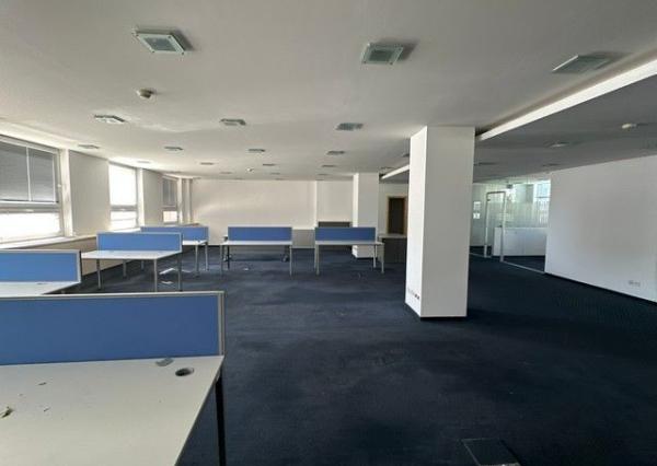 Uzavretý administratívny priestor na prenájom - 297 m2, Košická ul.