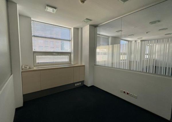 Uzavretý administratívny priestor na prenájom - 297 m2, Košická ul.