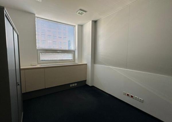 Uzavretý administratívny priestor na prenájom - 297 m2, Košická ul.