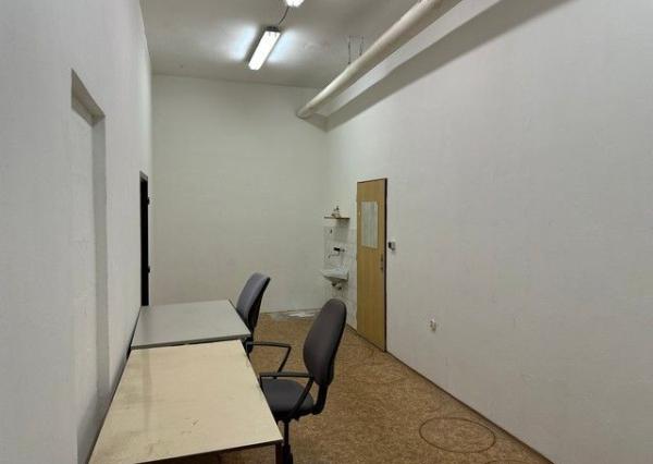 Vykurovaný nebytový priestor na prenájom - 46 m2, Panónska cesta.