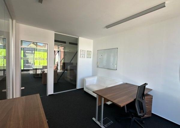 Reprezentatívny administratívny priestor na prenájom - 360 m2, Košická ul.