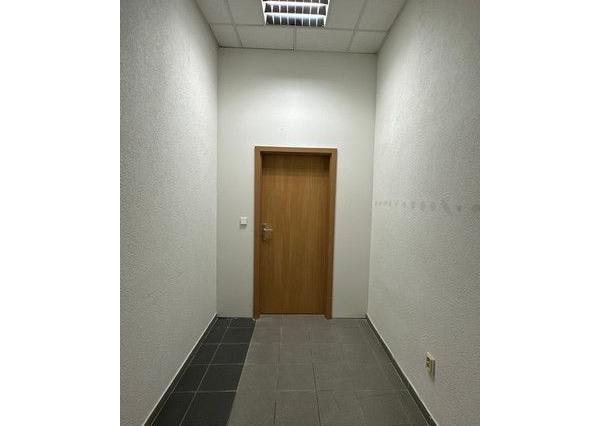 Administratívny priestor s príručným skladom na prenájom - 46 m2, Tomášikova ul.