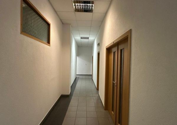 Administratívny priestor s príručným skladom na prenájom - 46 m2, Tomášikova ul.