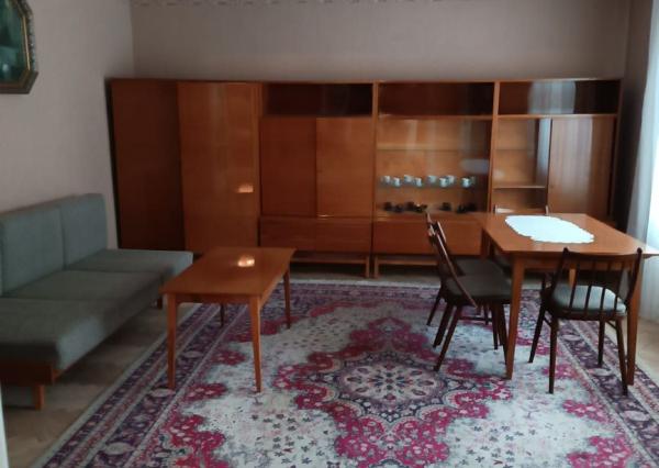 Predaj rodinného domu – Topoľčany Priestranný, útulný a v skvelej lokalite. Miesto, kde sa budete cítiť ako doma od prvého dňa.