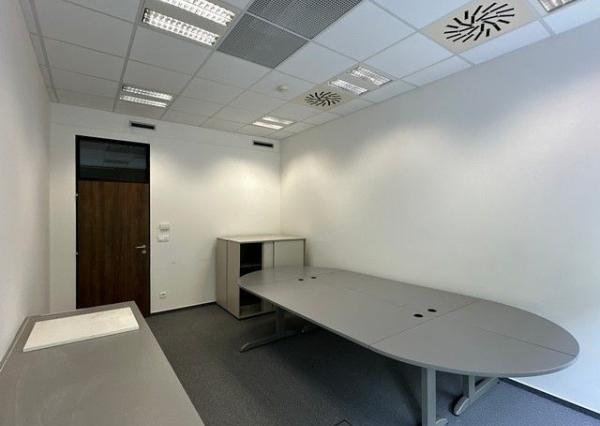 Kancelária v budove OMNIPOLIS na prenájom - 20,15 m2, ul. Trnavská cesta