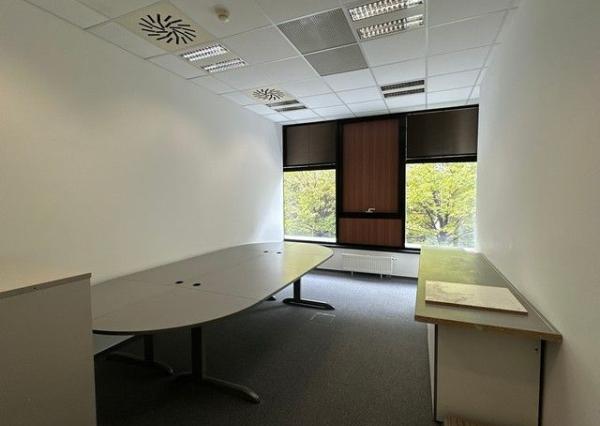 Kancelária v budove OMNIPOLIS na prenájom - 20,15 m2, ul. Trnavská cesta