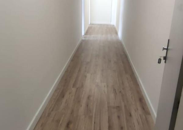 Uzavretý administratívno-obchodný priestor s vysokými stropmi - 53,46 m2, Tomášikova ul.