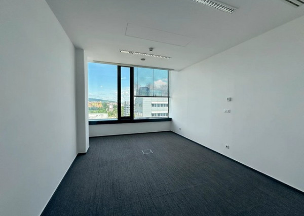 Reprezentatívny kancelársky priestor na prenájom - 102 m2, Račianska ul.