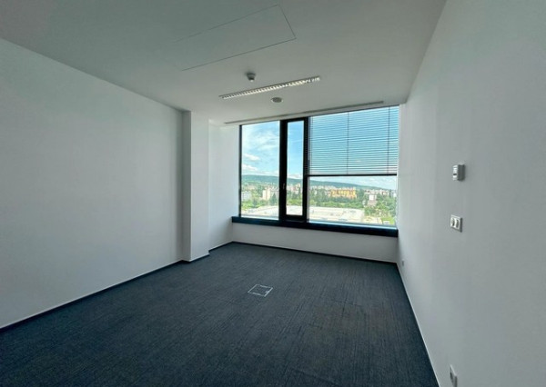 Reprezentatívny kancelársky priestor na prenájom - 102 m2, Račianska ul.