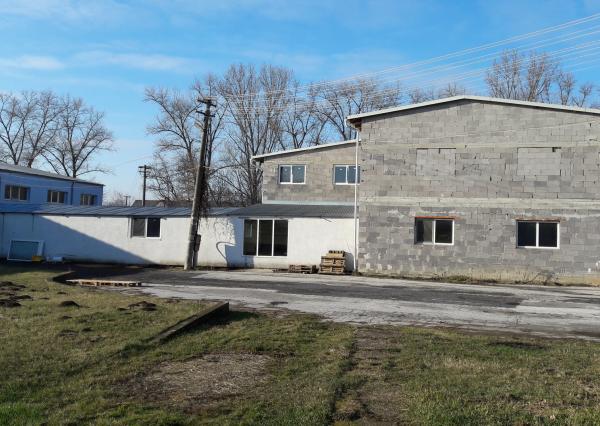 Predám výrobno-skladovací areál, 25km od NR, Obsolovce.