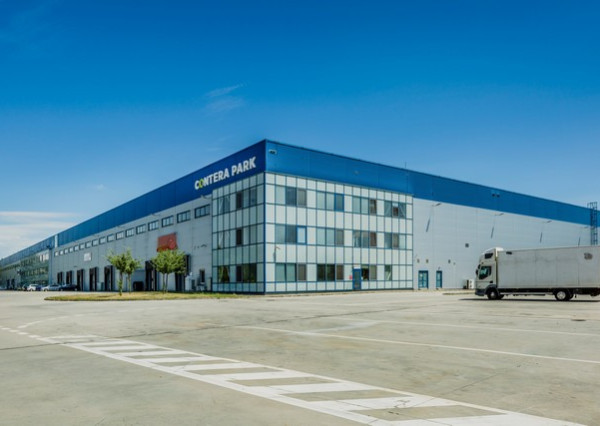 Vykurovaná skladovacia hala so zázemím na prenájom - 3.342 m2, Svätý Jur