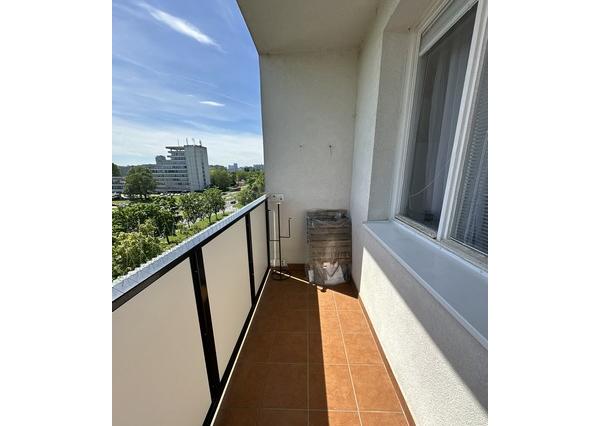 1,5i byt s lodžiou na prenájom - 42 m2, Súmračná ul.